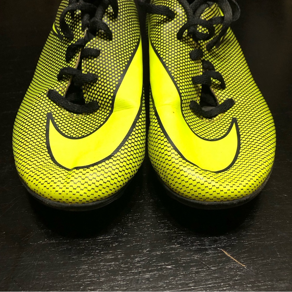 Nike Kids Neon Green and Black Sports Soccer Cleats - Picture 10 of 13